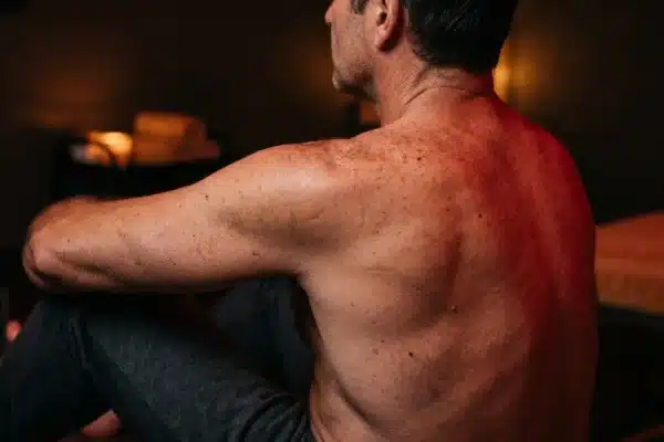 Red Light Therapy for Service-Era Wear and Tear: What the Research Actually Says